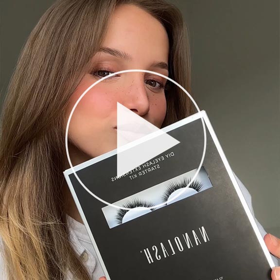 Women sharing their experience with Nanolash