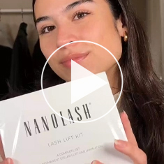 Women sharing their experience with Nanolash