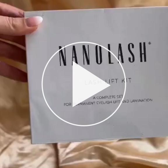 Women sharing their experience with Nanolash