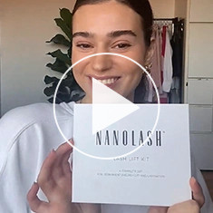 Women sharing their experience with Nanolash