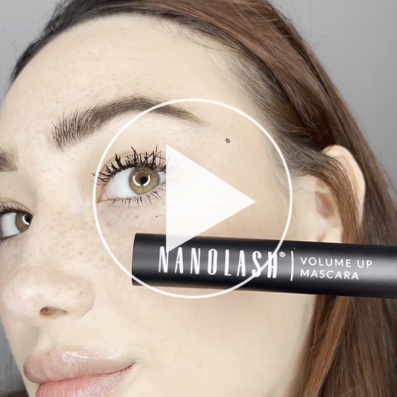Women sharing their experience with Nanolash