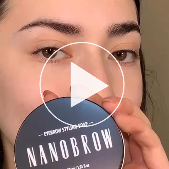 Women sharing their experience with Nanolash