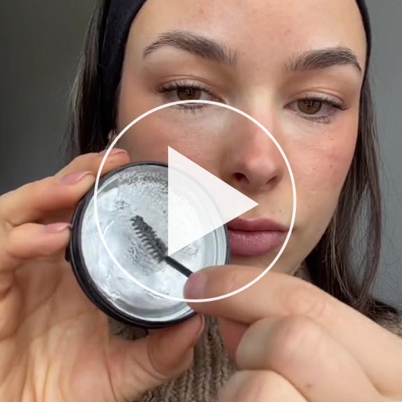 Women sharing their experience with Nanolash
