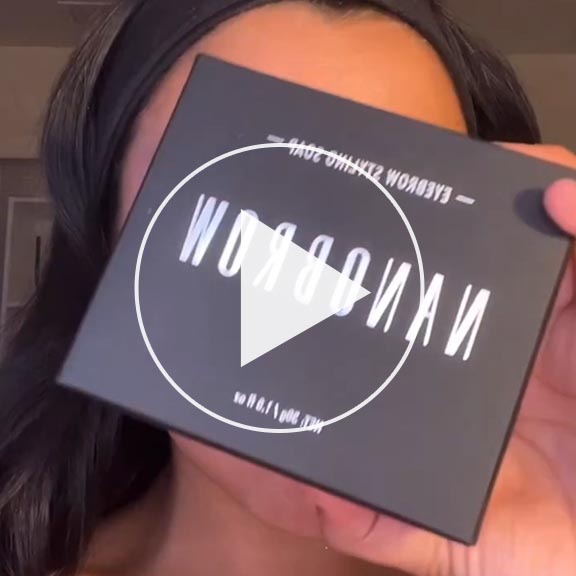 Women sharing their experience with Nanolash